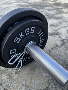 Disques de musculation en fonte peinte, à gros trous, à 4 nervures, antidérapants, durables, de 2,5 à 25 kg, noirs, pour la musculation à domicile ou en salle de sport - Product Image 4
