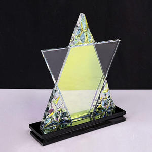 Trofeos de Cristal Personalizados, Trofeos de Cristal con Forma de Estrella Arcoíris con Base Negra - Product Image 4