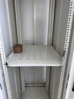 Armoire de serveur réseau de haute qualité en acier au carbone avec porte en maille pour équipement de centre de données