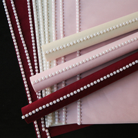 Papier d'emballage de fleurs à bords de perles pour le papier d'emballage d'emballage de bouquet de la Saint-Valentin