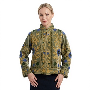 Chaqueta Acolchada con Estampado Floral para Otoño e Invierno, la Más Vendida, Hecha a Mano con Bordado Suzani, 100% Algodón Ecológico, de Secado Rápido - Product Image 1