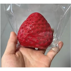 Juguete Antiestrés Rednote Viral con Forma de Fresa Cubierta de Nieve: Textura Suave Similar al Silicona, Venta al Por Mayor - Product Image 3