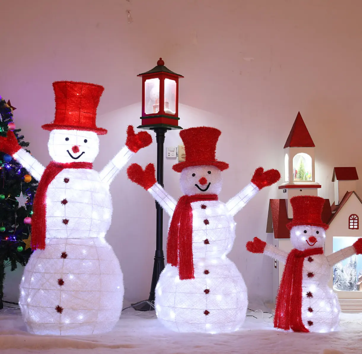 Tamaño real al aire libre Precio barato Promocional Fiesta Decoración Snow Man Decoración Estatua Proveedores