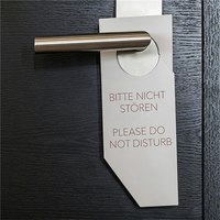Promotion BOTU : Porte-affiches publicitaire personnalisé en carton pour l'hôtellerie, idéal pour l'impression de prospectus et de flyers promotionnels.