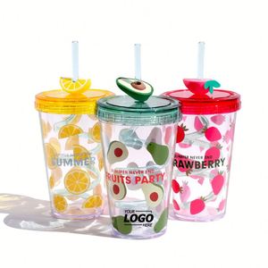 Gobelet personnalisé à thème fruité et paille fantaisie – Vaisselle en plastique transparent/jaune pour les barbecues et célébrations estivales - Product Image 1