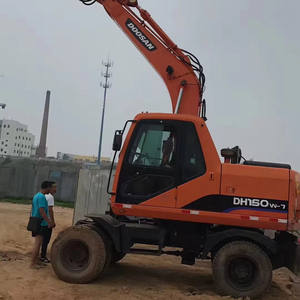 Pelle pelleteuse multifonctionnelle sur chenilles originale de la Corée DOOSAN DH160 Hyundai à haut rendement en bon état en vente - Product Image 1