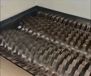ई-अपशिष्ट श्रेडर ज़ोरबा स्क्रैप धातु प्लास्टिक उत्पाद कारखाना श्रेडिंग मशीन डबल शाफ्ट श्रेडर धातु