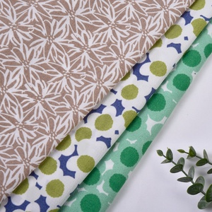Tissu 100% polyester 100 g/m² 150 cm imprimé floral abstrait kaki marron blanc léger et doux pour robes, chemisiers, <span class=keywords><strong>rideaux</strong></span> - Product Image 1