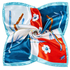 <span class=keywords><strong>Foulard</strong></span> Quadrato Classico da Donna in Raso di <span class=keywords><strong>Seta</strong></span> <span class=keywords><strong>Rosso</strong></span> Tinta Unita 50cm, Elegante Sciarpa Semplice per Collo, Ideale per Matrimoni, Feste e Cerimonie di Laurea - Product Image 2