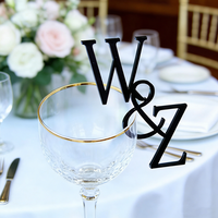 Étiquette de verre à vin personnalisée en acrylique écologique avec initiales et logo sur mesure pour décoration de fête de fiançailles