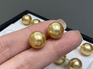 ต่างหูมุกน้ำเค็มคุณภาพสูง ขนาด 11-12 มม. สีทองเข้ม ทองใต้ทะเล มุกกลมเม็ดเดี่ยวคู่ สำหรับผู้หญิง - Product Image 3