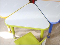 Tables et chaises de lecture pour enfants en plastique Triangle à la mode pour l'école
