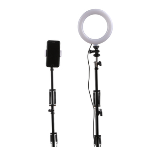 Simock Luce ad Anello per Selfie da 6 Pollici con Supporto Estensibile, 2 Supporti per Telefono, Illuminazione LED con Luminosità Regolabile per YouTube, Live e <span class=keywords><strong>Fotografia</strong></span> - Product Image 2