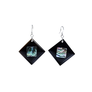 Boucles d'oreilles artisanales en corne de buffle Minh Giang Craft, bijoux en matériaux naturels de luxe, idée cadeau unique faite à la main pour femmes - Product Image 1