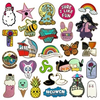 Badge en émail personnalisé sur le thème de l'anime, personnage fantastique, moulé sous pression, placage arc-en-ciel, épingles de revers en métal, logo personnalisé, accessoire de cosplay
