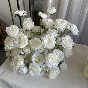 Guirnalda Decorativa GreenLife en Oferta, Centro de Mesa con Anillo de Flores Blancas para Portavelas, Decoración de Mesa - Product Image 2