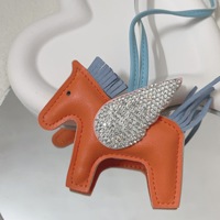 Porte-clés cheval Porte-clés animal Pendentif breloque Bling Rhinestone Wing Flying Horse Bag Charm