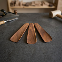 Chausse-pied en bois naturel fait main, long et courbé, avec manche naturel, pour la maison, l'hôtellerie, la vente au détail, la vente en gros et le marché des fournitures professionnelles