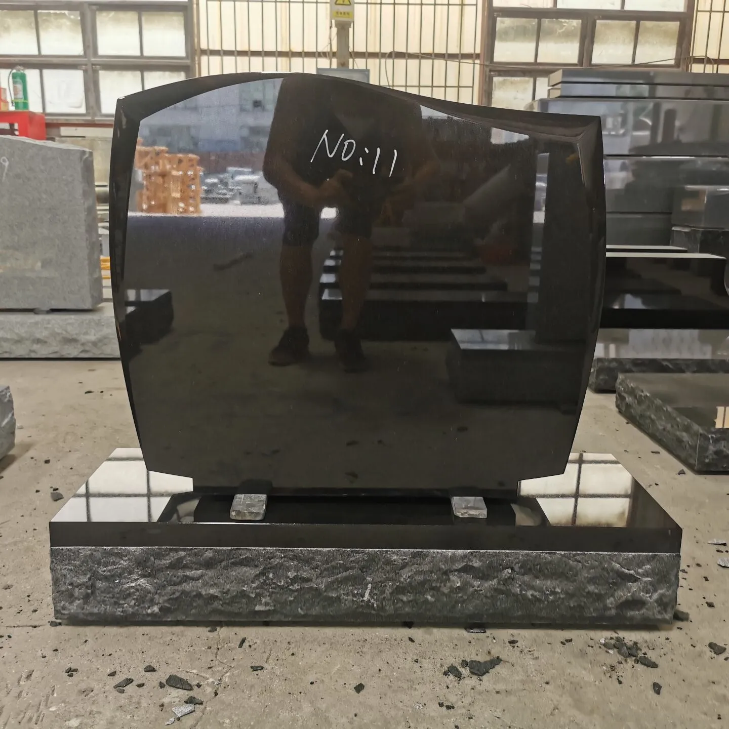 Custom Made High Quality China Black Granite Headstone Tombstone and Monuments for Cemetery