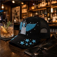 Gorra trucker de malla con frente de gamuza, decoración con bordado 3D, estilo streetwear, hip hop, gorra de béisbol para mujeres y hombres, compatible con OEM y ODM.