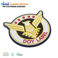 Fabricant d'étiquettes de vêtements Logo en relief personnalisé Patchs 3D en caoutchouc de silicone PVC pour vêtements