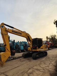 Excavatrice japonaise d'occasion 20 tonnes Komatsu PC 200 d'origine Japon 20 tonnes Excavatrice moyenne Komatsu PC200 à vendre - Product Image 4