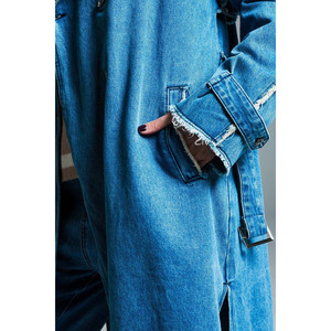 Gabardina de mezclilla con cinturón y bordes sin rematar en lavado medio - Product Image 2