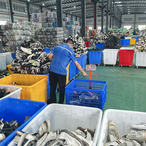 Vendita di liquidazione di fabbrica <span class=keywords><strong>scarpe</strong></span> da <span class=keywords><strong>basket</strong></span> di seconda mano <span class=keywords><strong>scarpe</strong></span> sportive di marca di moda Casual collezione estiva in pelle scamosciata gomma EVA - Product Image 3