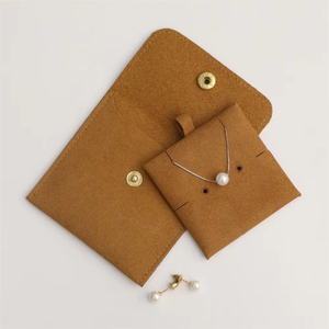 Pochette à bijoux moderne en microfibre marron avec pochette de 8*8 cm et insert de 6*6 cm, fermeture à bouton pression, pochette pour collier - Product Image 3
