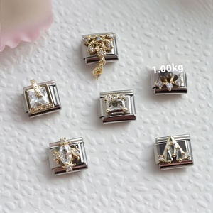 Pulsera de Acero Inoxidable Chapado en Oro con Dijes de Estilo Barroco Italiano, Elástica, con Pedrería, Unisex, Joyería de Moda - Product Image 1