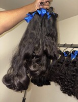 Extensions de cheveux humains indiens 100% naturels non traités de qualité supérieure, tissage bouclé provenant d'un seul donneur, cheveux bruts de haute qualité en provenance d'Inde