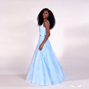 Sofisticado vestido de fiesta azul para mujer, con delicado encaje de tul italiano para un impresionante vestido de fiesta de noche - Product Image 5