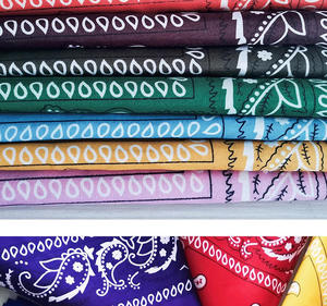 Pañuelo <span class=keywords><strong>Bandana</strong></span> Retro Clásico con Estampado de Anacardos Rojos al por Mayor con MOQ Bajo, Pañuelo para la Cabeza con Cola de Caballo Baja, Pañuelo para la Cabeza, Pañuelo para el Cuello para Mujer - Product Image 5