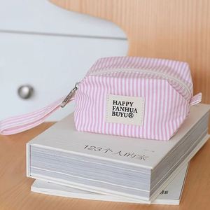 Bolsa de Maquillaje Cosmética de Lona Blanca con Cierre, de Alta Calidad, Grande, Ecológica, Libre de BPA, Certificada GOTS, Marca Privada - Product Image 4