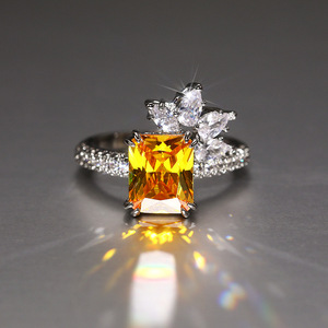 Anello con Design Floreale Quadrato Stile Principessa, Anello Vintage da Donna - Product Image 4