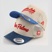 Gorra Trucker de Dos Tonos con Frente de Pana y Malla Trasera, Bordado 3D de Letras Cursivas, Transpirable, con Logotipo Personalizado