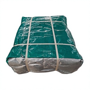 Bâche en tissu tissé imperméable vert robuste pour usage extérieur, style uni, matériau enduit - Product Image 1