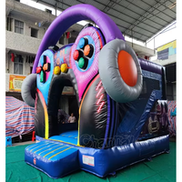 Structure gonflable combinée à thème manette de jeu avec toboggan, château gonflable extérieur pour enfants, idéale pour la location événementielle