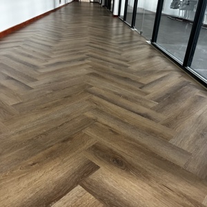 Revêtement de sol en vinyle imperméable UKCA CE résistant à l'usure 120*600 125*600 150*750 mm Lvp à <span class=keywords><strong>coller</strong></span> en chevrons - Product Image 4