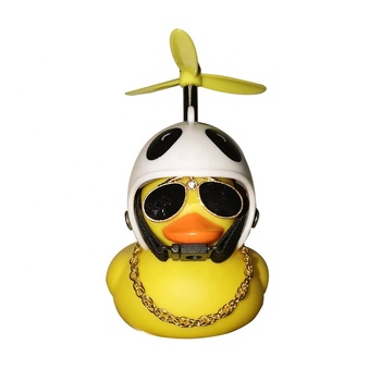 HESUSUSI Canard Voiture Décoratif – 4 Canards En Caoutchouc Avec Casque Et Hélice – Décoration Vélo, Moto, Voiture