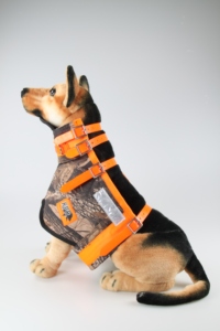 Harnais de chien camouflage réglable avec sangles orange et fermeture à boucle pour grandes races - Product Image 2