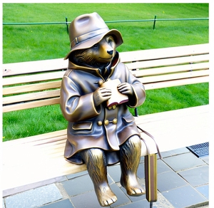 Sculpture en cuivre coulé personnalisée Statue d'ours <span class=keywords><strong>Paddington</strong></span> en bronze réaliste privée Statue humanoïde réaliste - Product Image 5