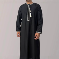Nouveau musulman couleur unie Abaya col rond broderie Robe grossière hommes à manches longues caftan arabe arabie saoudite hommes caftan