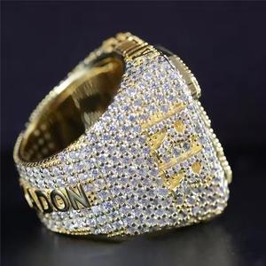 แหวนเงินแท้ 925 มินิมอลลิสต์ ประดับมอสซาไนต์ ดีไซน์เรียบหรู พร้อมหินเจียระไนทรงเหลี่ยม ให้ลุคทันสมัยและสง่างาม - Product Image 4