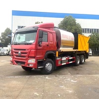 Camion de scelleur de copeaux d'asphalte personnalisé Howo camion de scellage de gravier synchrone camion de scelleur de copeaux d'asphalte synchrone