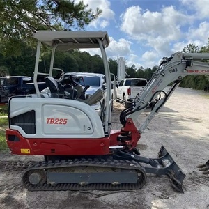 รถขุดตีนตะขาบขนาดเล็ก Takeuchi TB225 มือสอง สภาพดี น้ำหนัก 3.5 ตัน พร้อมห้องโดยสาร เครื่องยนต์ CAMC ชิ้นส่วน KYB มอเตอร์แรงบิดสูง - Product Image 3