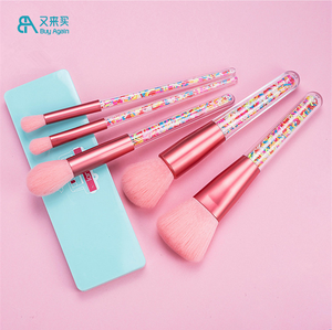 Set di Pennelli per Trucco Rosa Acceso all'Ingrosso, Set Regalo per Ragazze, Pennelli per Trucco Carini con Decorazioni a Zucchero - Product Image 1