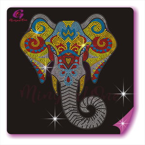 Nouvelle arrivée Hot Fix brillant strass transfert personnalisé strass transfert de chaleur pour la chemise - Product Image 1