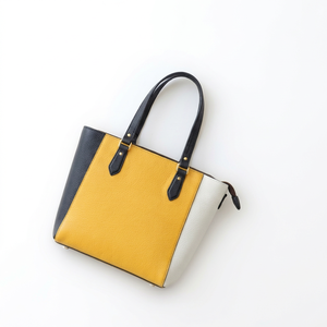 Sac fourre-tout en cuir Regal Three LLC, couleur jaune et blanc, sac à main à bandoulière pour femmes - Product Image 1
