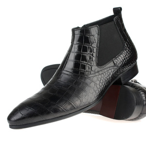Stivali da uomo realizzati in pura pelle da Europa e America. Scarpe alte. Scarpe formali a punta con motivo in pietra - Product Image 1